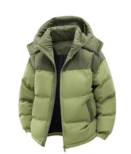 แจ็คเก็ตบอมเบอร์ผู้ชายสั่งทำขายส่ง สีพื้นเรียบ สำหรับฤดูหนาว มีฮู้ดเคลือบผิว โลโก้ด้านหน้า แบบกลับด้านได้ ระบายอากาศได้ดี มีทุกสี - Product Image 3