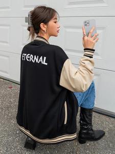 Chaqueta Varsity Personalizada para Mujer 2026, Mangas de Piel de Oveja Premium, Acabado Transpirable, Prenda Exterior de Alta Calidad - Product Image 2