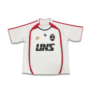 Maillot de football rétro personnalisable pour hommes, polo de sport, t-shirt conçu par OEM, service de coupe automatisé, football personnalisable de marque propre - Product Image 1