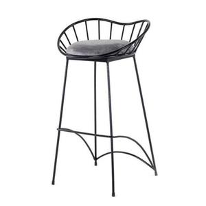 Tabouret de bar design en fil de fer rustique avec des finitions dégradées et des designs vintage pour des intérieurs intemporels et classiques - Product Image 4