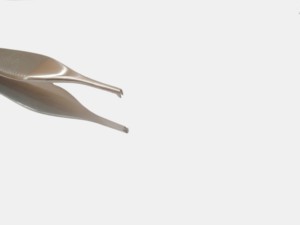 แหนบเนื้อเยื่อแอดสันเครื่องมือผ่าตัดพื้นฐานสีทึบ1.5ฟันแหล่งจ่ายไฟแบบแมนนวล - Product Image 4