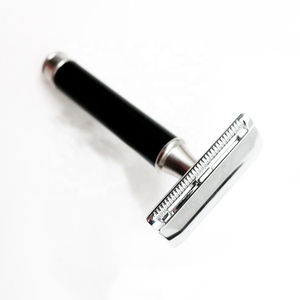 Maquinilla de Afeitar de Seguridad Tradicional para Afeitado en Húmedo con Mango de Acero Inoxidable para un Fuerte Agarre y Control - Ecológica y Reutilizable - Product Image 5