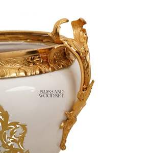 Jardinière en céramique blanche de luxe avec pot à fleurs décoratif en laiton plaqué or - Product Image 5