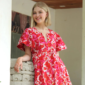 Vestido de Mujer de Algodón 100% Suave, Cuello en V, Estampado Floral Hecho a Mano, Ecológico, Lavable, de Manga Corta, Hasta la Rodilla, para Exteriores - Product Image 1