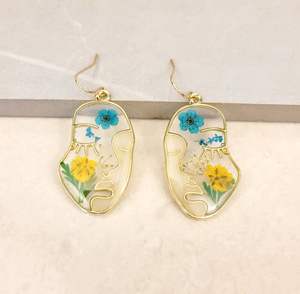 Pendientes de Resina con Diseño Abstracto |   Joyería Artesanal de Moda Vintage Tradicional para Mujer |   Accesorios de Moda para Bodas y Fiestas - Product Image 1