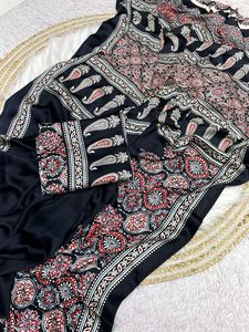 Hermosa Impresionante Diseñador Indio Pure Crape Satin Sari Última Exclusiva Blusa de lujo Nupcial Étnico Fiesta Boda Desgaste Mujeres - Product Image 2