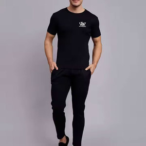 เสื้อยืดและกางเกงขายาวผู้ชายทรงสลิมฟิต ระบายอากาศได้ดี น้ำหนักเบา สไตล์ลำลองสำหรับฤดูร้อน กำลังเป็นที่นิยม พร้อมบริการ OEM - Product Image 1