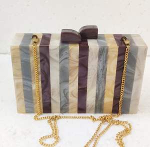 Bolso de mano acrílico Súper elegante, monedero de resina de aspecto de madera, bolso de mano de resina y monedero para mujer, moda con cadena larga de Metal - Product Image 2