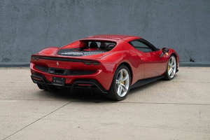 Ferrari 296 GTB 2025 USADO EN EXCELENTES CONDICIONES - Product Image 4