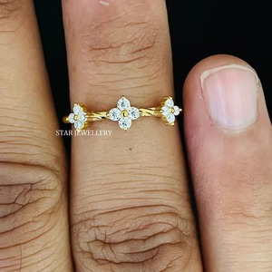 Bague de luxe pour femme en or massif 14 carats avec quatre diamants naturels sertis à griffes, design chrétien - Product Image 2