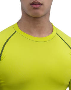 Chemise d'entraînement à compression à séchage rapide et demi-manches pour hommes Skinny Fit Spandex Long Rash Guard pour BJJ MMA Motif uni sublimé - Product Image 3