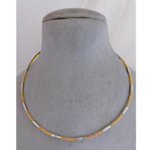 Pendentif design à la mode finition or avec chaîne légère et boucles d'oreilles assorties pour un usage quotidien pendentif fantaisie - Product Image 1