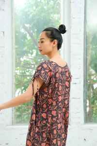 Robe maxi en coton imprimé à la main à motifs floraux, robe bohème à col en V avec poches - Product Image 2