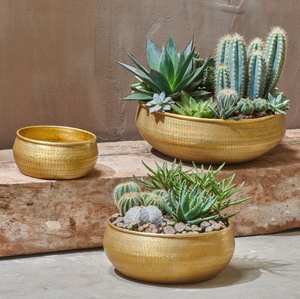 Jardinière ronde en métal de fer décoratif intérieur et extérieur de luxe design grand pot de fleurs plaqué or finition jardin - Product Image 5