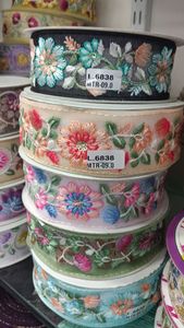 Lacets brodés de qualité supérieure sur mesure Bordures et garnitures élégantes pour la mariée, la mode et la décoration intérieure - Product Image 2