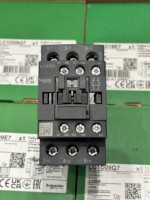Kontaktor Schneider TeSys Deca 3P AC-3/AC-3e LC1D25M7/LC1D32M7/LC1D50AM7 Otomasi Industri DIN Rail <=440V 9A 24V AC 50/60Hz
