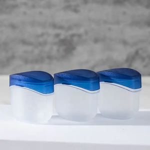 ขวดเครื่องสําอางสีขนาดที่กําหนดเองคุณภาพสูง PP ครีมเครื่องสําอางครีมบํารุงผิวหน้าริมฝีปากพร้อมฝาพลิกด้านบนผลิตในเวียดนาม - Product Image 3