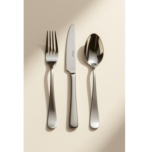 Couverts en acier inoxydable finition argentée conçus avec précision et sophistication pour les repas de tous les jours et les occasions spéciales - Product Image 4