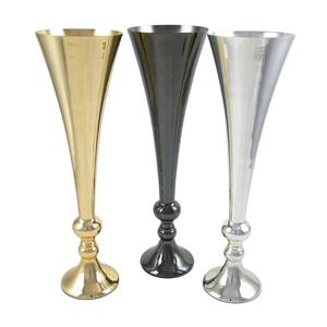 Jarrón decorativo largo de pie con acabado dorado, perfecto para interiores de casas modernas y exhibiciones de flores llamativas - Product Image 4