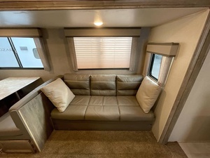 Usado 2021 F-o-r-e-s-t R-i-v-e-r A-u-r-o-r-a 26BHS - Product Image 2