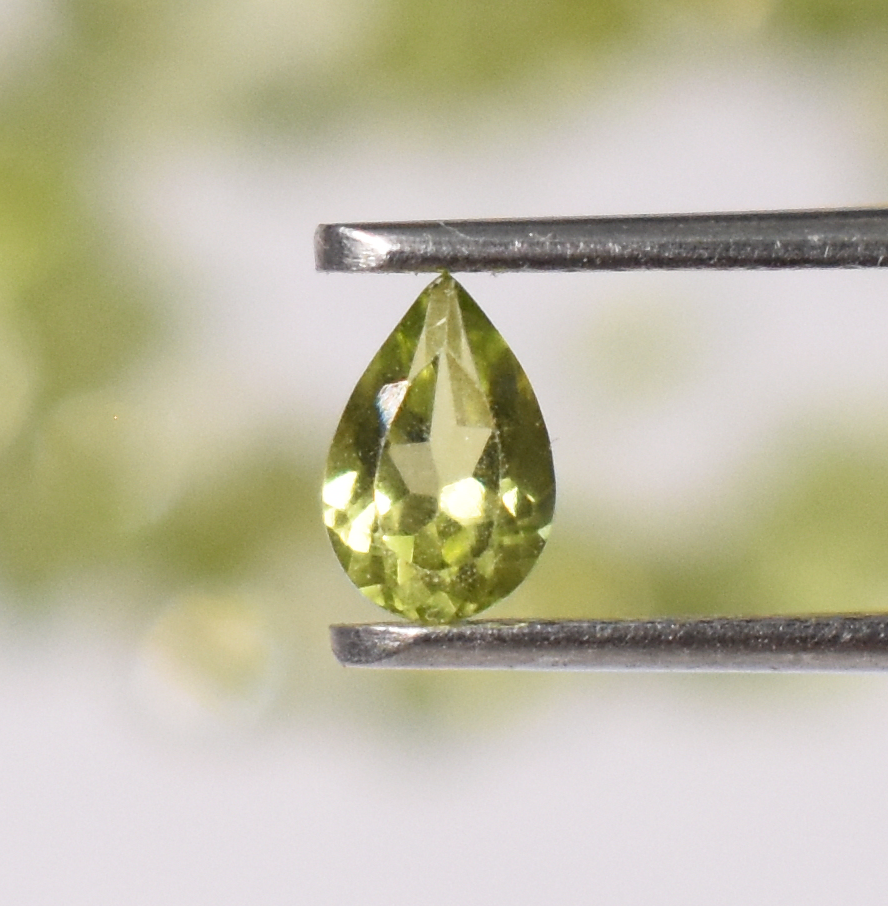 สีเขียว