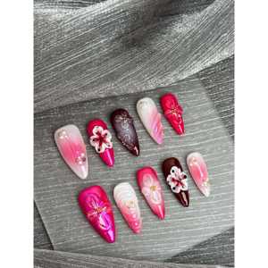 Raspberry Bloom Press on Nail Art Décoration d'ongles élégante avec motif Raspberry Bloom - Product Image 1