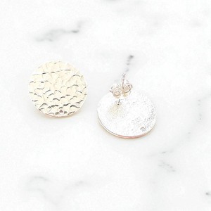 Pendientes de plata de ley con textura Post - Product Image 6