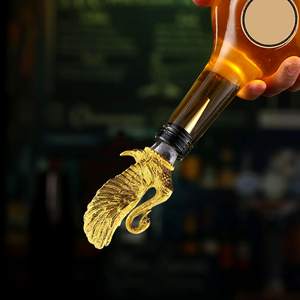 Tapón de vino moderno de hierro sólido hecho a mano duradero, abridor de botellas de barro para uso en la cocina del hogar y pieza de regalo decorativa - Product Image 1