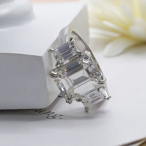 Bague en argent 14 carats, design trois pierres blanches, bijoux fins, pour homme/femme, mariage, diamant moissanite de laboratoire, serti à griffes, certifié IGI - Product Image 4