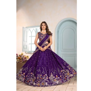 Ropa india y pakistaní Lehenga Choli con hilo de bordar Trabajo y secuencia Compromiso DE TRABAJO Lehenga Choli - Product Image 1