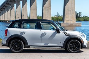 Mini Cooper S Countryman ALL4 2016 Usado, 16,700 Millas, Tracción en las Cuatro Ruedas, Motor Turbo de 4 Cilindros, Sin Modificar - Product Image 4