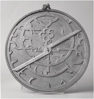 Astrolabe vintage de haute qualité en laiton antique, plaque de calendrier arabe, calendrier persan en laiton, horloge de table gravée, vintage persan
