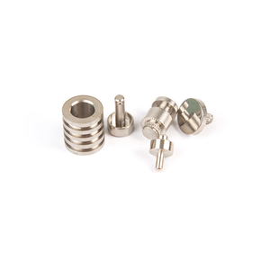 Connecteur de fixation sur mesure en acier inoxydable usiné CNC pour machines, rivets et vis de fixation - Product Image 1