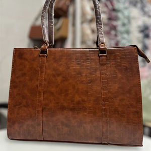 Bolso de mano de piel sintética con logotipo personalizado de alta calidad premium bordado con cremallera Color personalizable otoño diseño de moda para mujer - Product Image 5