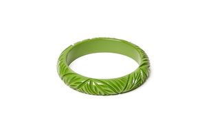 Nouveaux bracelets élégants avec de riches motifs sculptés, design indien très tendance, bracelets en résine, bracelets en plastique à prix avantageux pour femme - Product Image 3