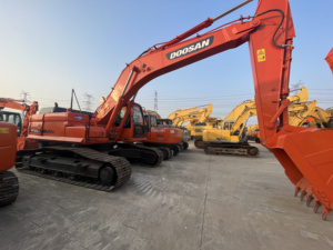 Excavatrice sur chenilles Doosan DX300 d'occasion avec garantie d'un an sur le moteur et la boîte de vitesses en vente - Product Image 6