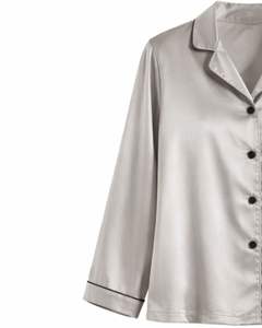 Ensemble de pyjama en satin de soie gris argenté pour femmes, fabriqué par le fabricant, boutonné, manches longues, vêtements de nuit luxueux, doux et lisses, vêtements de détente - Product Image 3