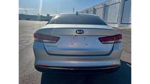 Optima LX 2017 d'occasion propre - Product Image 2