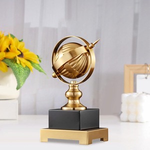 Vintage Globe Design Tabletop Showpiece Charmant Accent Décoratif pour La Maison Bureau Événement Cadeau Voyage Décor Souvenir - Product Image 1