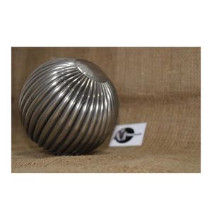 Boule décorative en aluminium Doublure Design Couleur argent Avec trou de taille personnalisée Boule décorative en aluminium pour la décoration Tradnary - Product Image 1