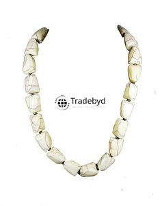 Collar con colgante de resina Tradebyd, joyería de moda, regalo único hecho a mano para mujer - Product Image 3