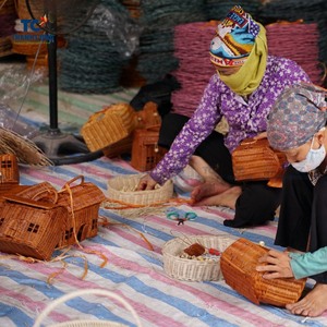 Vente en gros PLATEAU LAQUÉ Vietnam Laque faite à la main pour le service élégant de boissons alimentaires et la présentation de table de luxe - Product Image 4