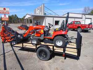 Tractor de ruedas Massey Ferguson 1GC.25 2025 4x4 24HP 4WD/2WD, bomba, engranaje, motor, caja de cambios, cojinete central para uso agrícola - Product Image 2