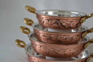 Juego de 3 Cazuelas de Cobre Grabadas de Lujo con Asas de Latón, Ideales para Servir Curry, Arroz y Comidas Indias, Provenientes de la India - Product Image 5