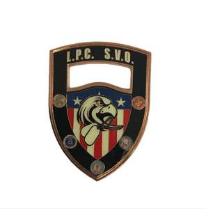 Ouvre-bouteille moderne en forme personnalisée, en alliage de zinc, émail doux, découpe à l'emporte-pièce, impression - Honneur, courage avant tout - Product Image 4