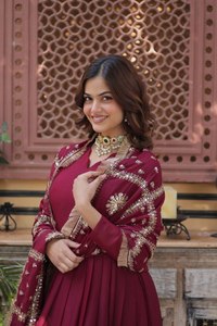 Nouveau Designer Party Wear Lourd Faux Georgette Avec Séquence Broderie Travail Indien Ethnique Porter Robe De Mariée Anarkali Avec Bas - Product Image 6