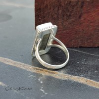 Bague rectangulaire tendance en argent sterling avec coquille d'ormeau