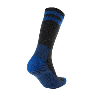 Chaussettes de sport décontractées de haute qualité pour hommes et femmes Design athlétique personnalisé confortable respirant absorbant la sueur anti-dérapant - Product Image 4