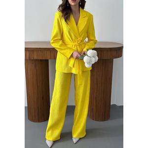 Conjunto Brillante de Chaqueta y Pantalones con Cinturón Neón - Neón - Product Image 4