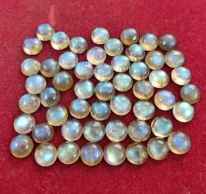 Cabochon rond en Labradorite naturelle 4mm-Labradorite de qualité supérieure - Product Image 1